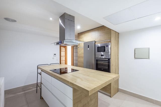 3 soveværelse Lejlighed til salg i Centro, Granada by - € 615.000 (Ref: 9149524)