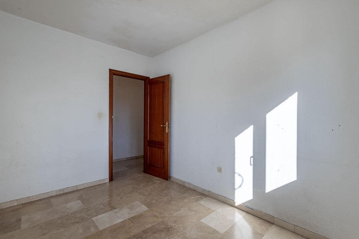 3 slaapkamer Flat te koop in Granada stad met garage - € 395.000 (Ref: 9152413)