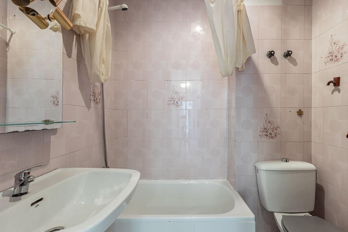 3 slaapkamer Flat te koop in Granada stad met garage - € 395.000 (Ref: 9152413)