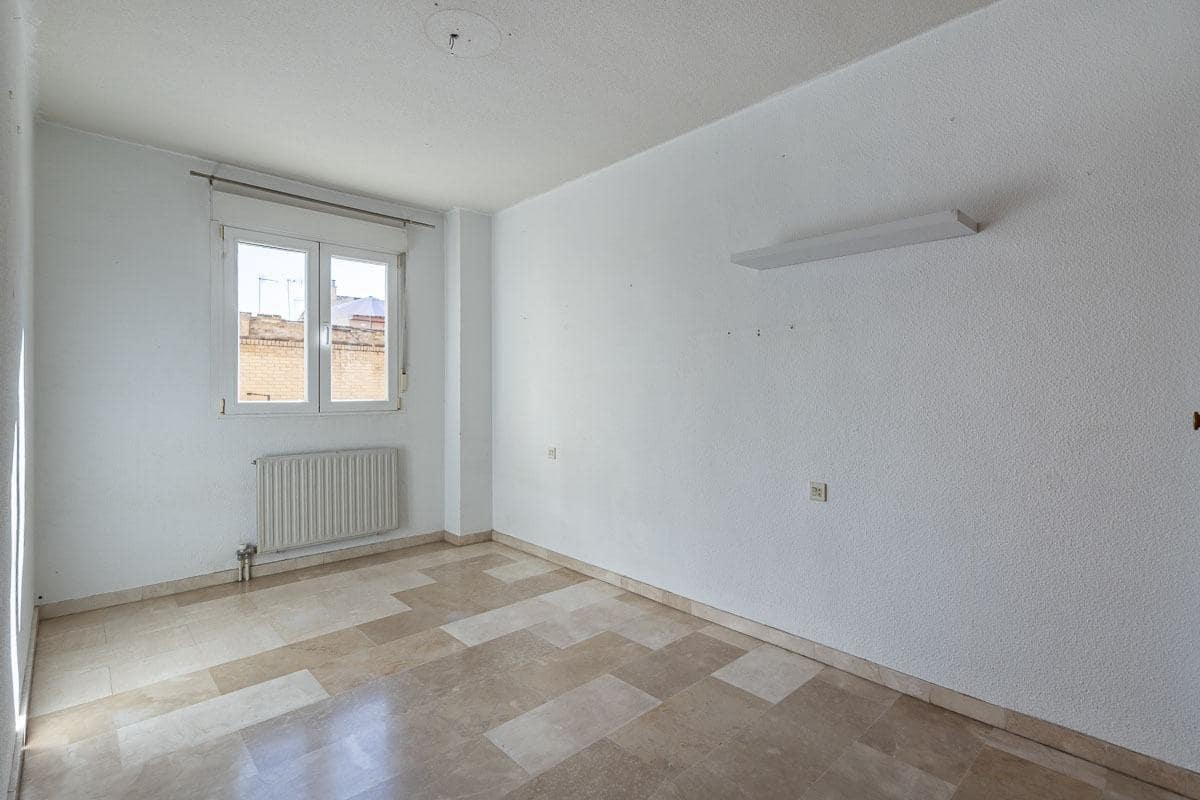3 slaapkamer Flat te koop in Granada stad met garage - € 395.000 (Ref: 9152413)