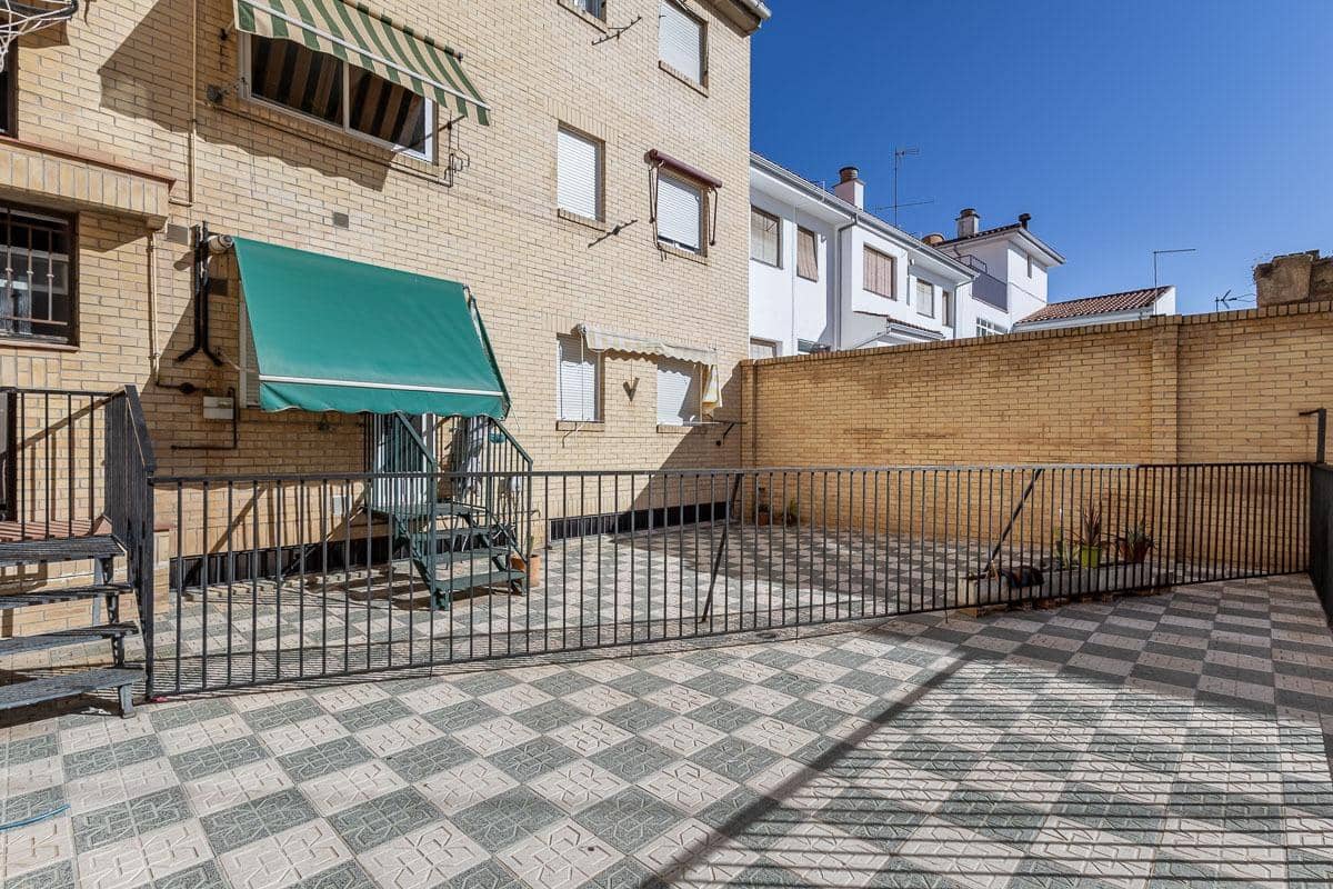 3 slaapkamer Flat te koop in Granada stad met garage - € 395.000 (Ref: 9152413)