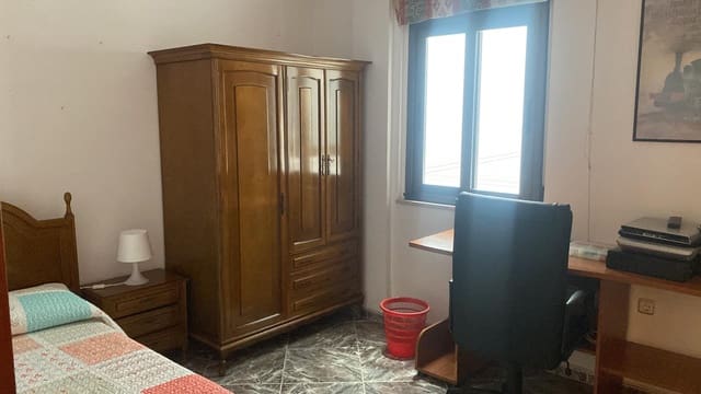 4 Zimmer Apartment zu vermieten in Granada Stadt - 1.200 € (Ref: 9152414)