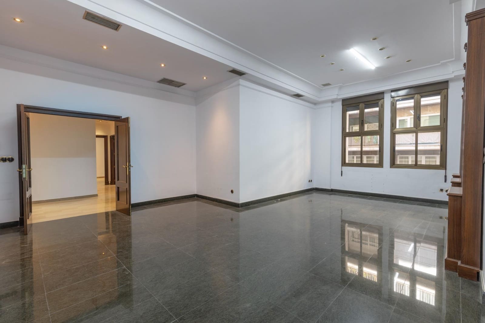 Flat te koop in Granada stad - € 1.350.000 (Ref: 9154303)