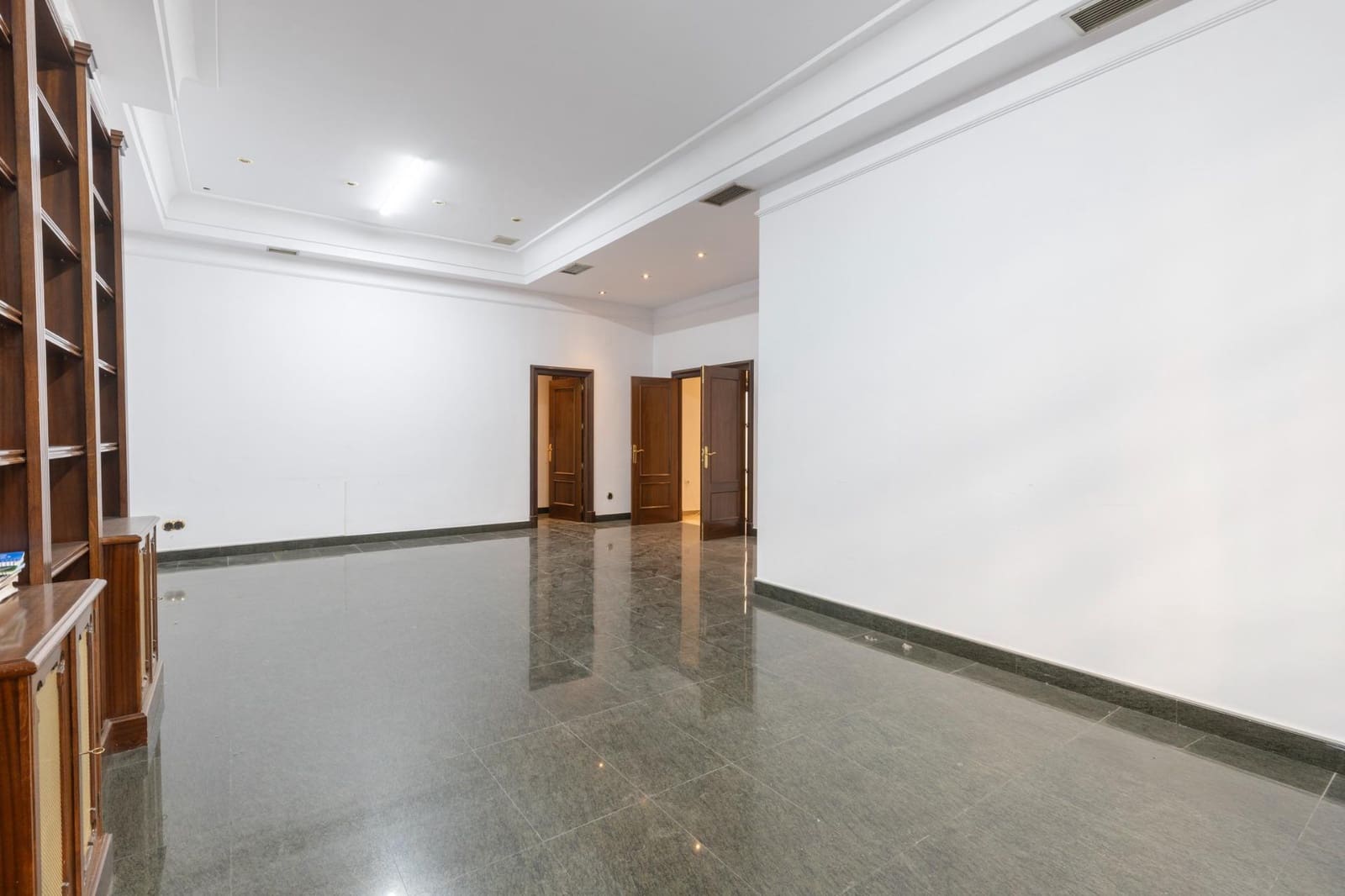 Flat te koop in Granada stad - € 1.350.000 (Ref: 9154303)