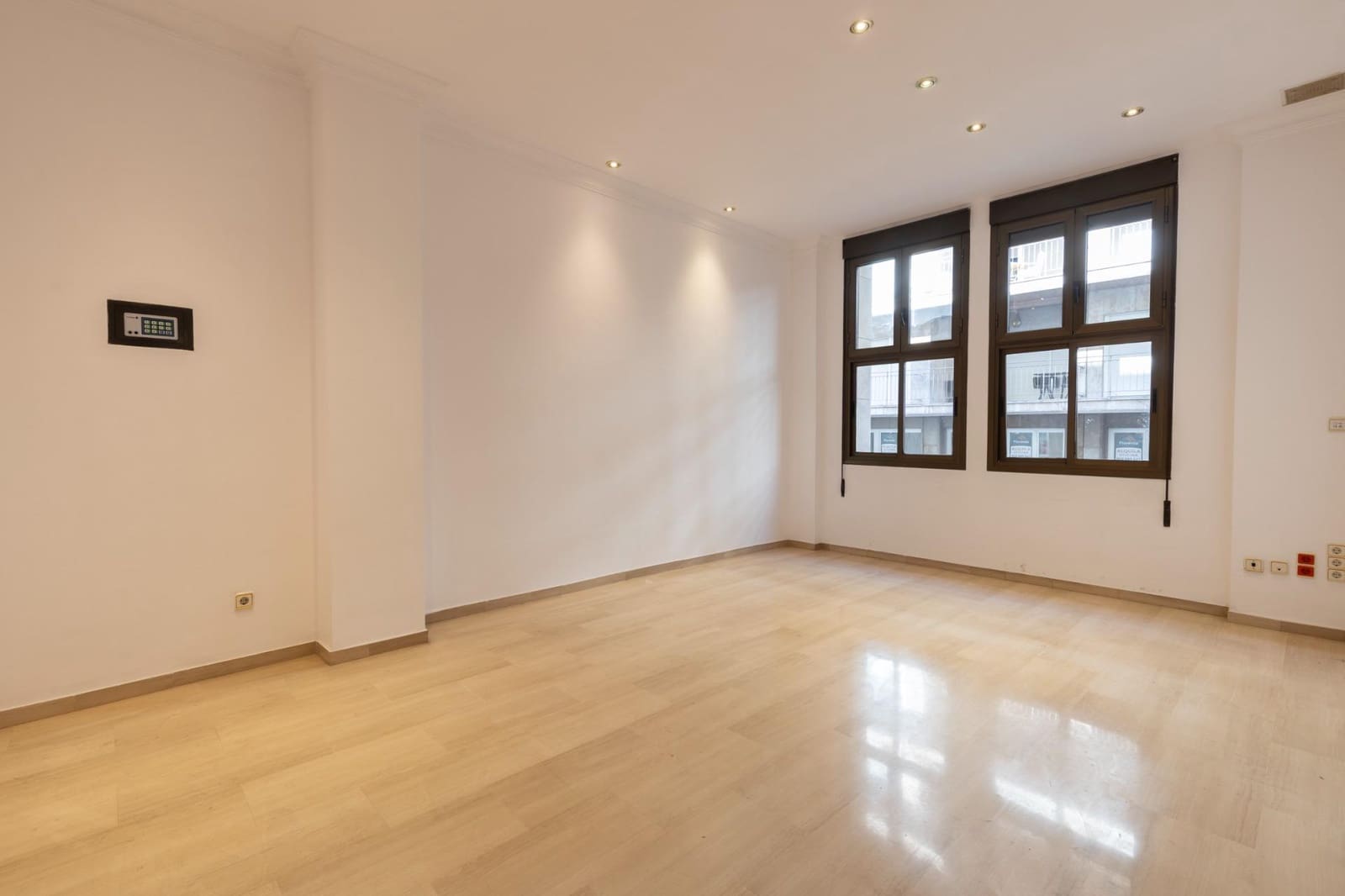 Flat te koop in Granada stad - € 1.350.000 (Ref: 9154303)