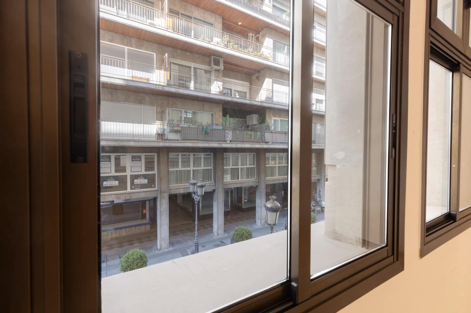 Flat te koop in Granada stad - € 1.350.000 (Ref: 9154303)