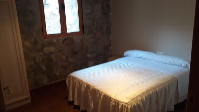 7 bedroom Finca/Country House for sale in Almadén - € 350,000 (Ref: 9159667)