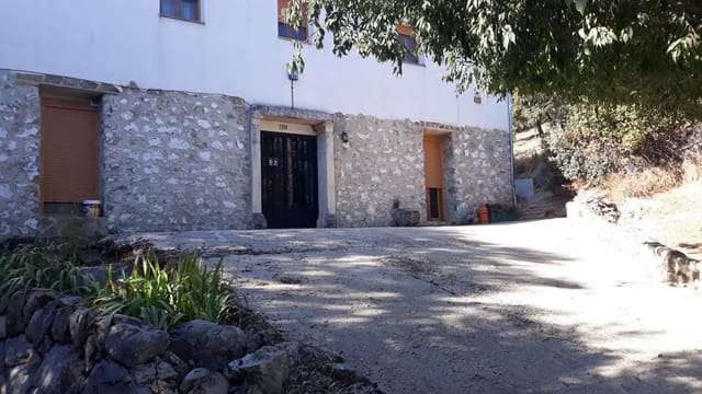 7 bedroom Finca/Country House for sale in Almadén - € 350,000 (Ref: 9159667)