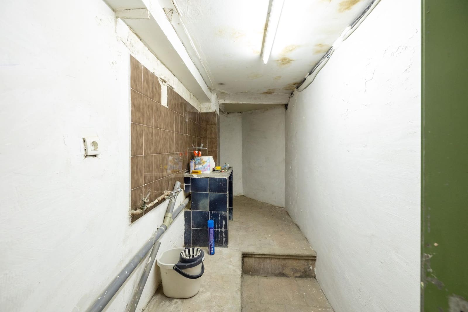 Erhverv til salg i Granada by - € 90.000 (Ref: 9159671)