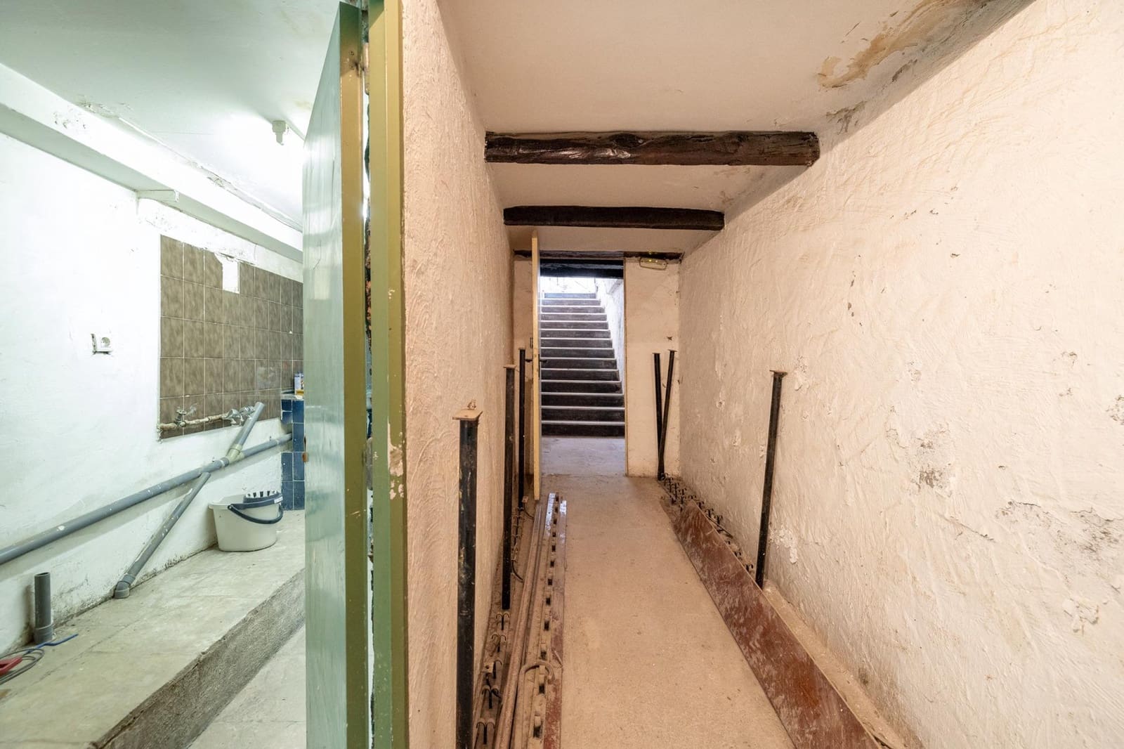 Erhverv til salg i Granada by - € 90.000 (Ref: 9159671)