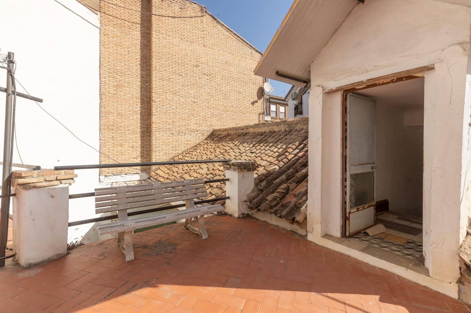 Hus til salgs i Granada by - € 950 000 (Ref: 9159672)