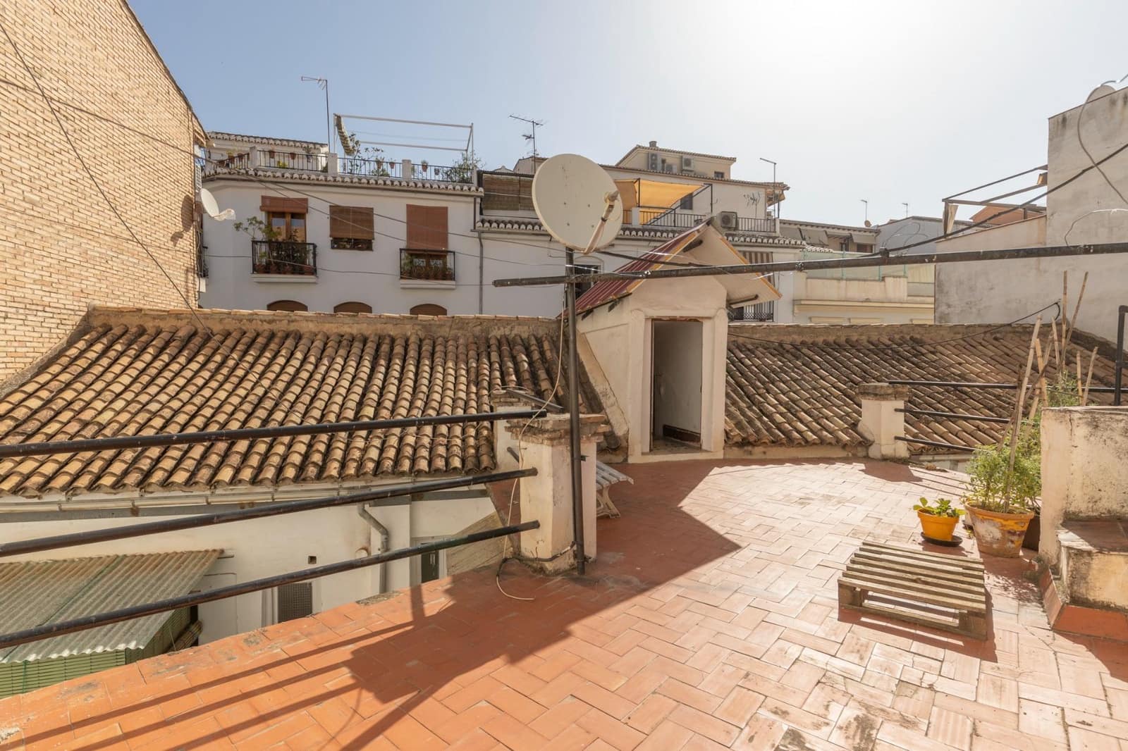 Hus til salgs i Granada by - € 950 000 (Ref: 9159672)