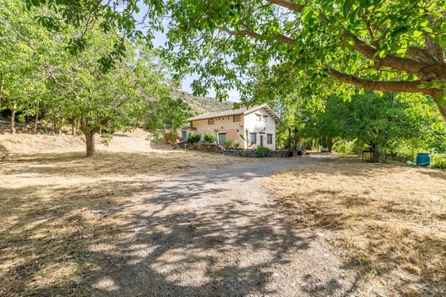 3 soveværelse Finca/Landehus til salg i Cogollos Vega - € 205.000 (Ref: 9161211)