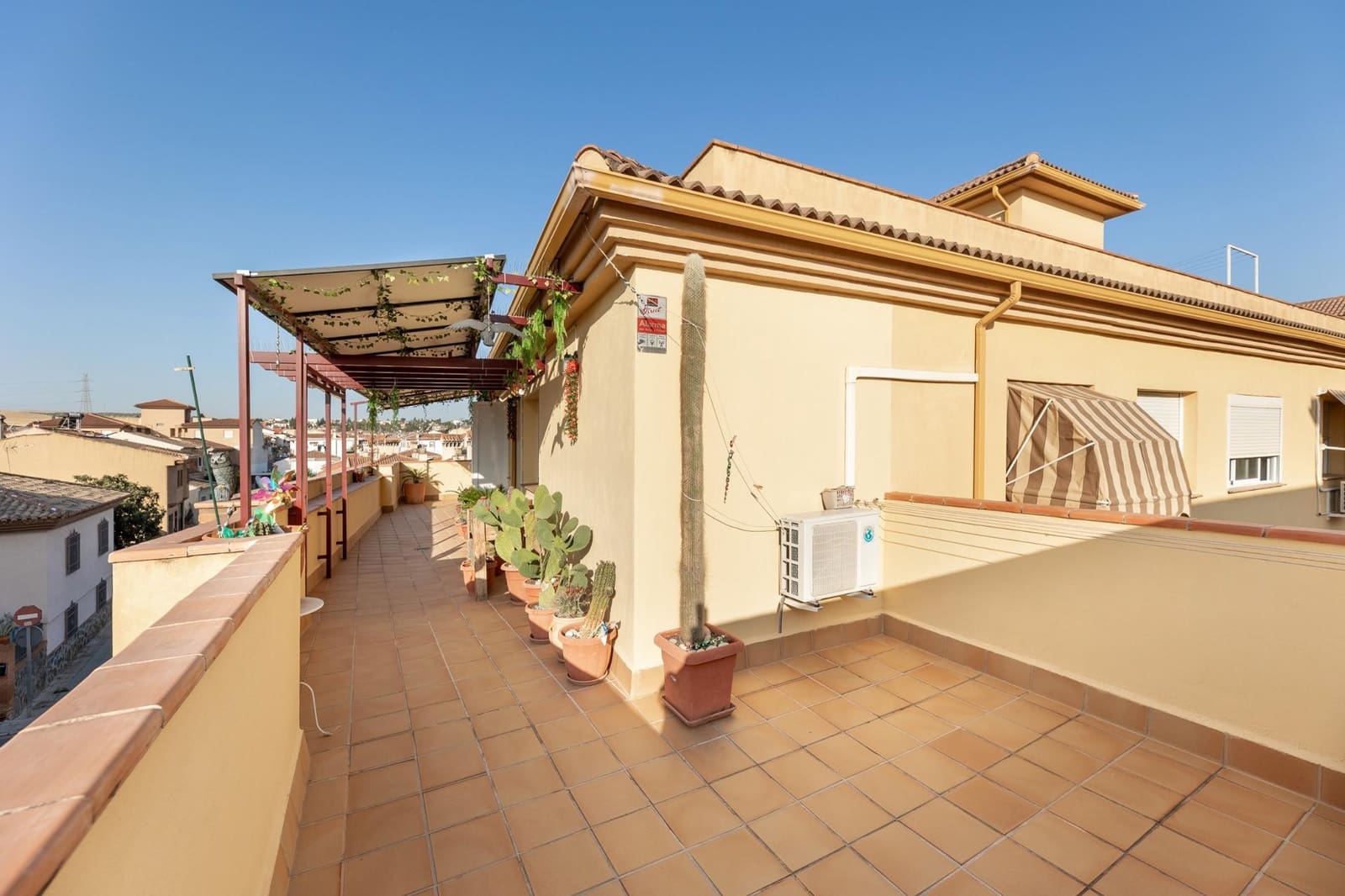 3 soveværelse Penthouse til salg i Las Gabias med garage - € 275.000 (Ref: 9161213)