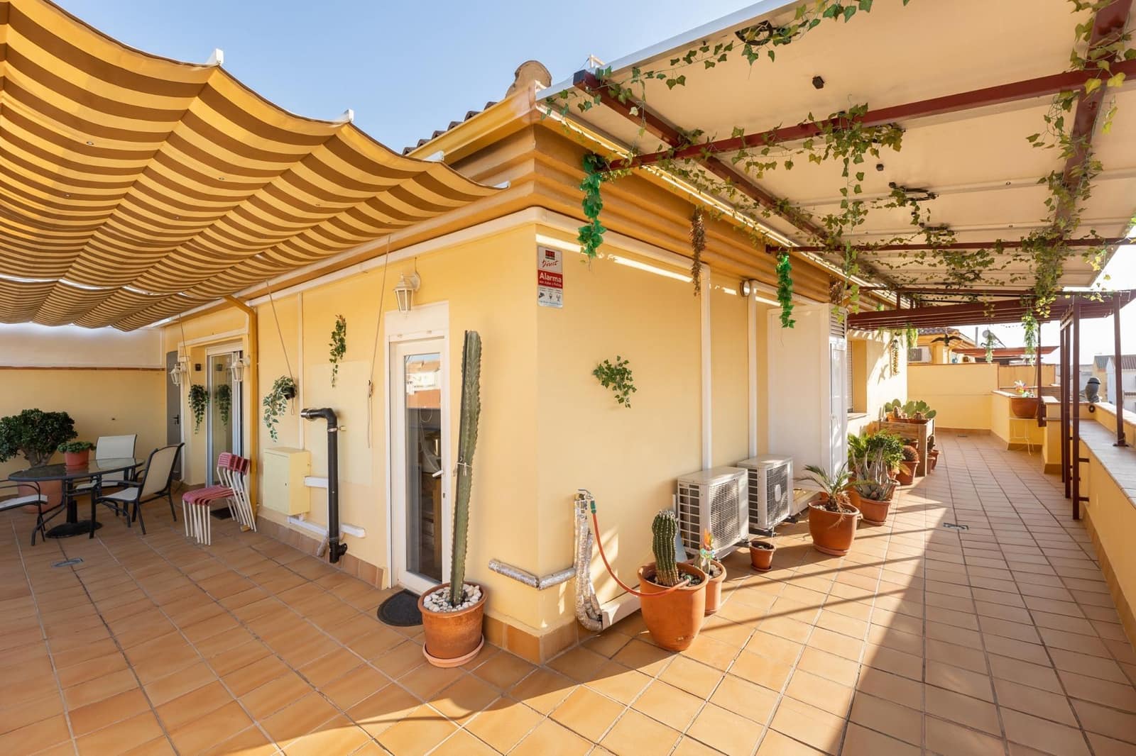 3 soveværelse Penthouse til salg i Las Gabias med garage - € 275.000 (Ref: 9161213)