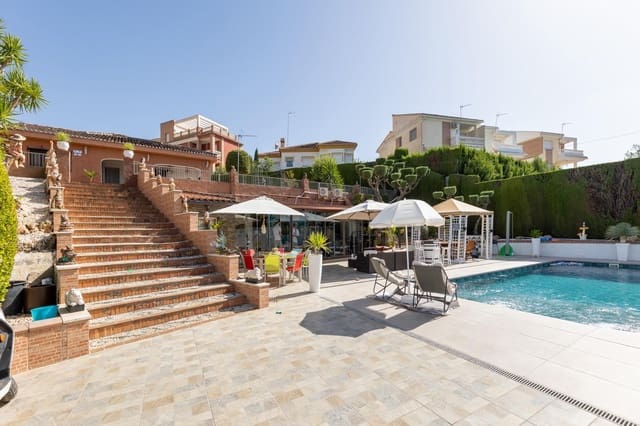 4 soveværelse Villa til salg i Gójar med swimmingpool - € 599.000 (Ref: 9162435)