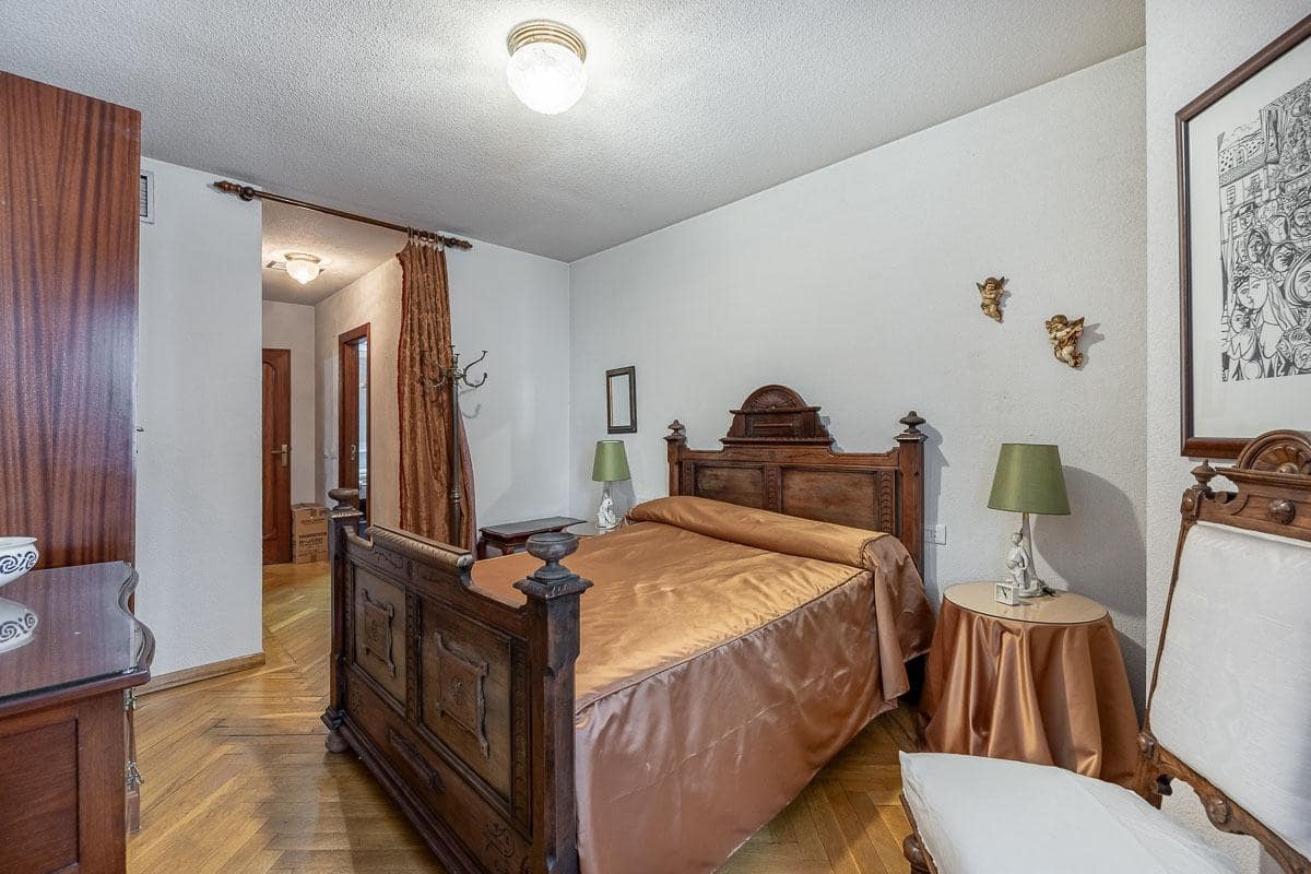 3 quarto Apartamento para venda em Granada cidade com garagem - 385 000 € (Ref: 9162436)