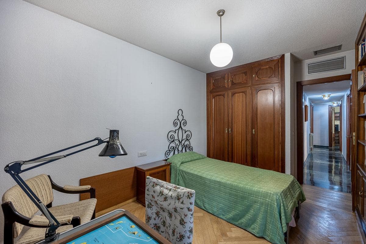 3 quarto Apartamento para venda em Granada cidade com garagem - 385 000 € (Ref: 9162436)