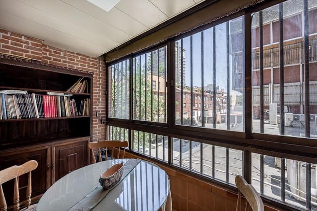 3 slaapkamer Flat te koop in Granada stad met garage - € 385.000 (Ref: 9162436)