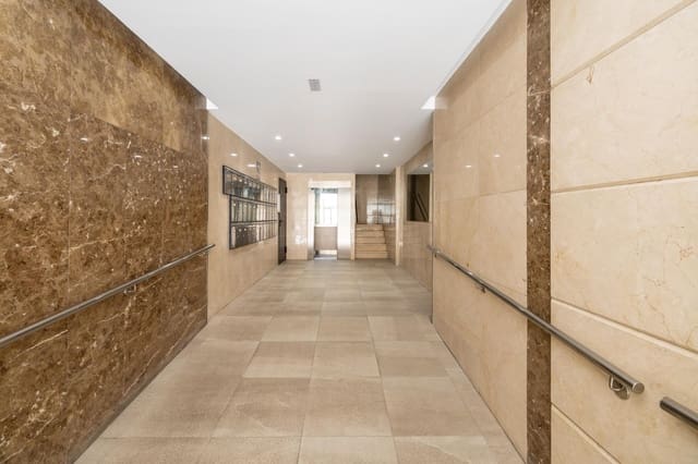 4 soverom Leilighet til salgs i Granada by - € 330 000 (Ref: 9165957)