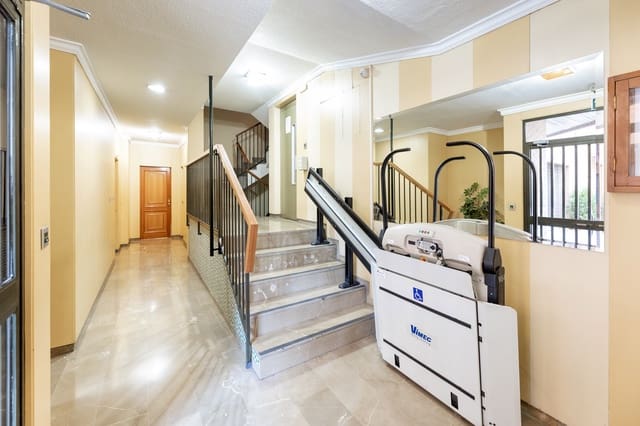 4 soveværelse Lejlighed til salg i Granada by - € 359.000 (Ref: 9166971)