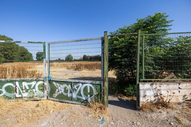 Grond te koop in Granada stad - € 220.000 (Ref: 9171739)