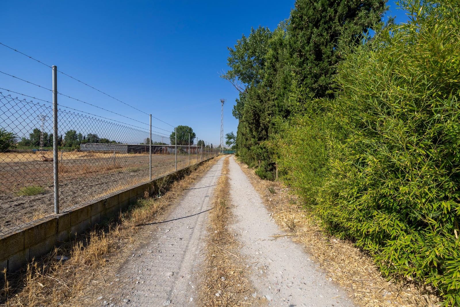 Grunde uden byggetilladelser til salg i Granada by - € 220.000 (Ref: 9171739)