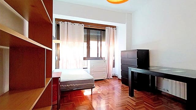 5 soveværelse Lejlighed til leje i Granada by - € 1.300 (Ref: 9174900)