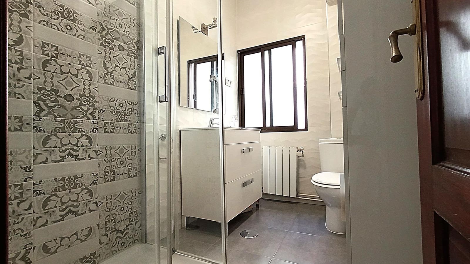 5 soveværelse Lejlighed til leje i Granada by - € 1.300 (Ref: 9174900)