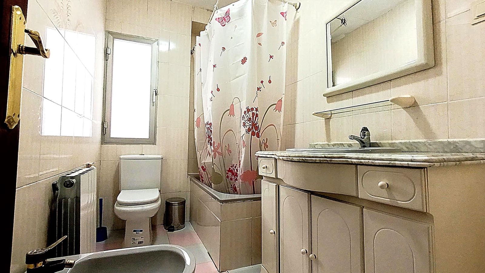 5 soveværelse Lejlighed til leje i Granada by - € 1.300 (Ref: 9174900)