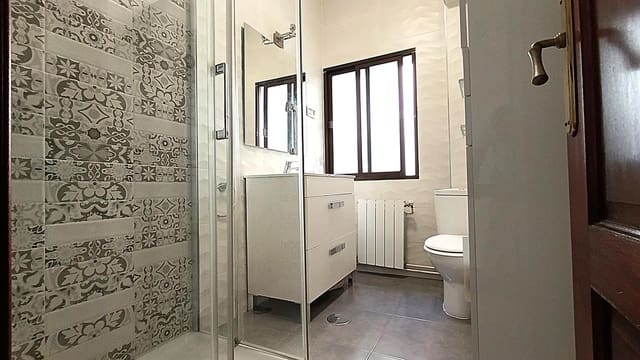 5 soveværelse Lejlighed til leje i Granada by - € 1.300 (Ref: 9174900)