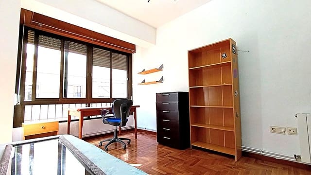 5 soveværelse Lejlighed til leje i Granada by - € 1.300 (Ref: 9174900)