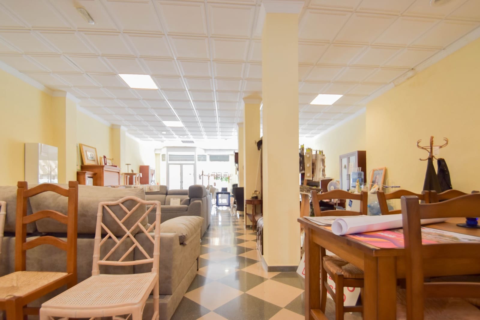 Commercieel te koop in Montefrio - € 200.000 (Ref: 9174901)