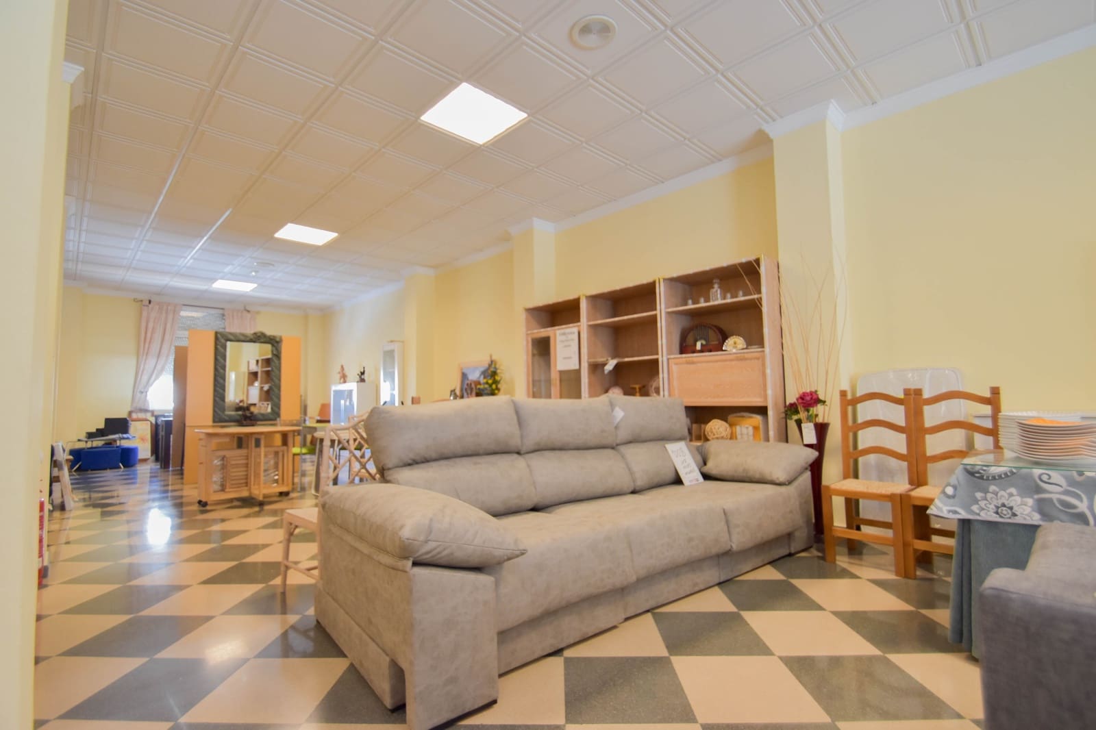 Commercieel te koop in Montefrio - € 200.000 (Ref: 9174901)