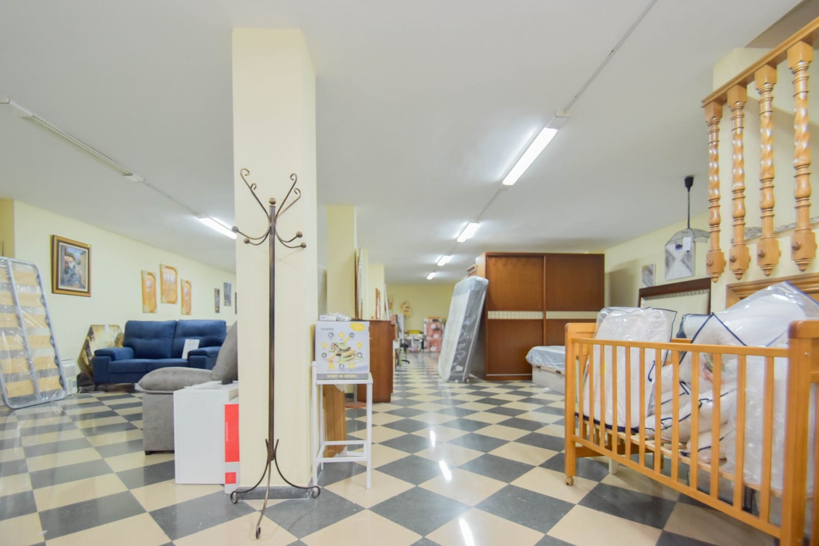 Commercieel te koop in Montefrio - € 200.000 (Ref: 9174901)