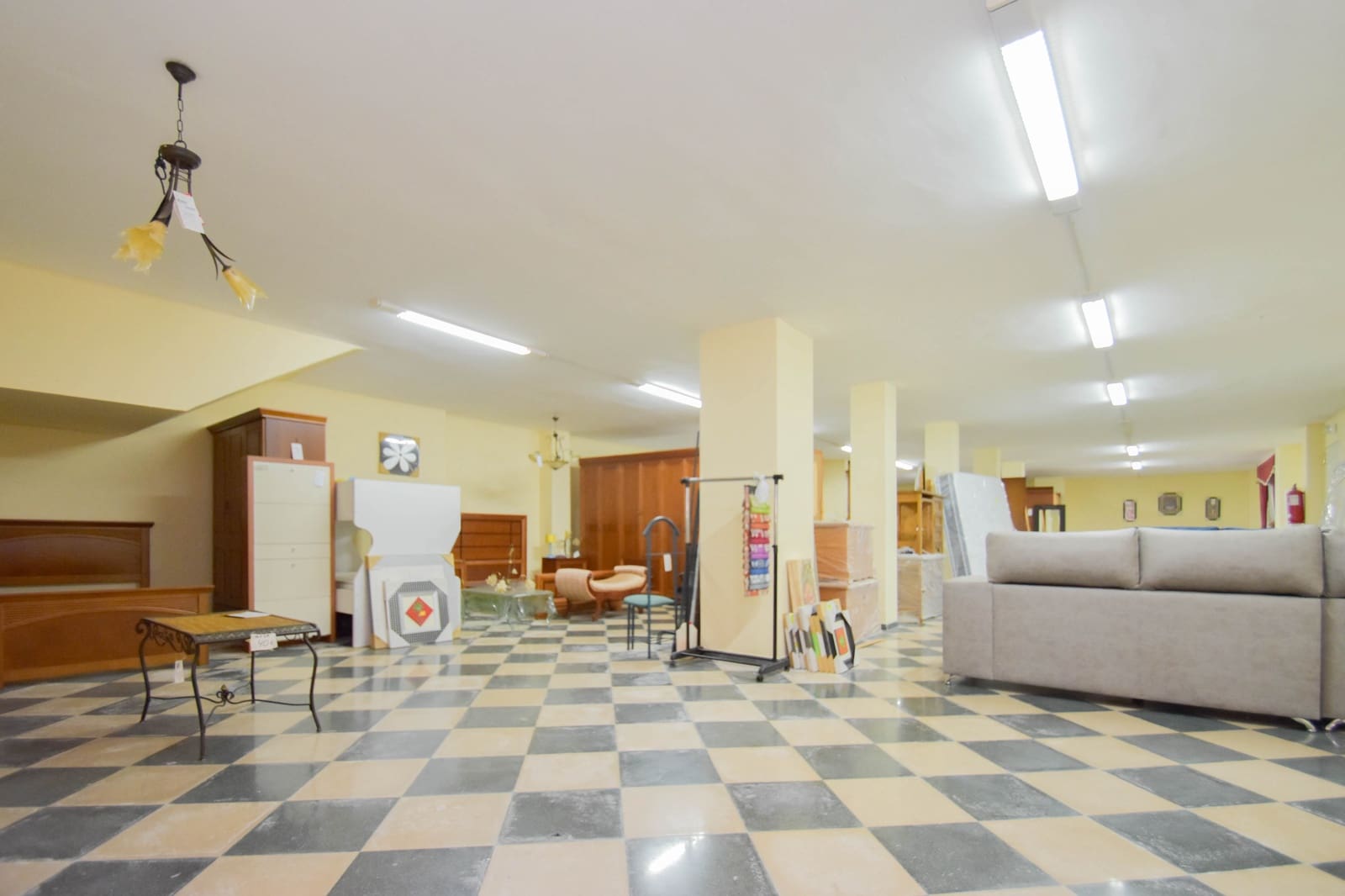 Commercieel te koop in Montefrio - € 200.000 (Ref: 9174901)