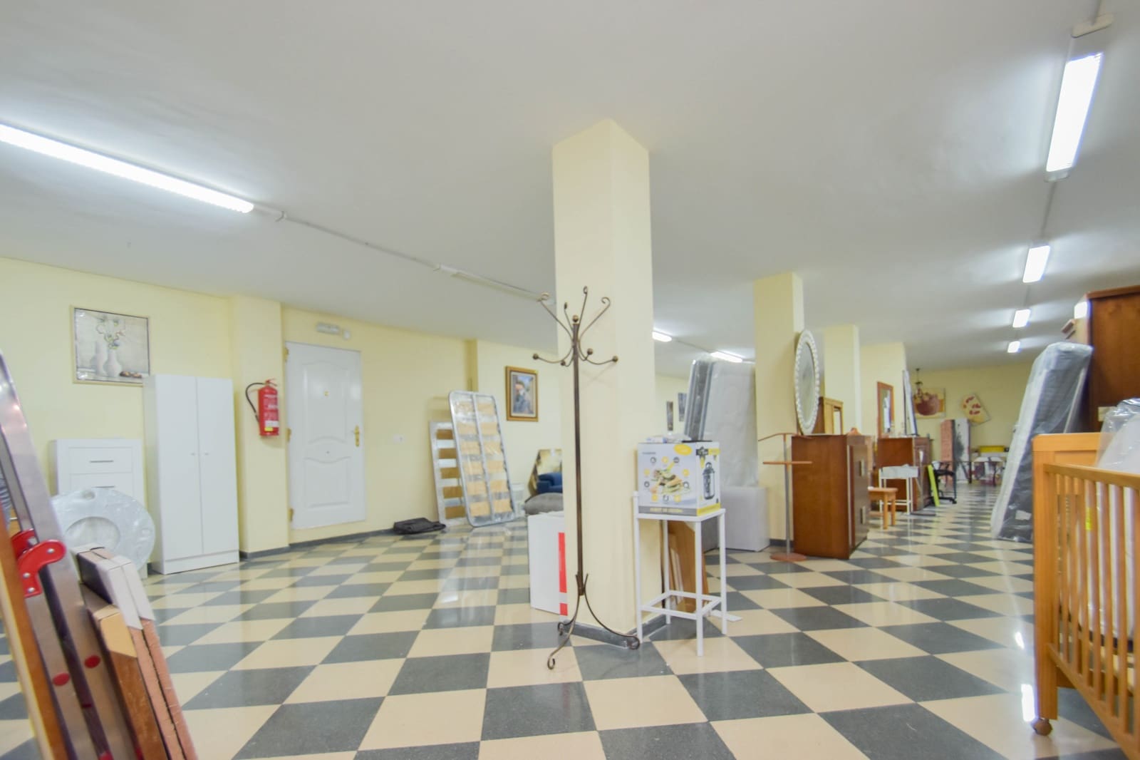 Commercieel te koop in Montefrio - € 200.000 (Ref: 9174901)