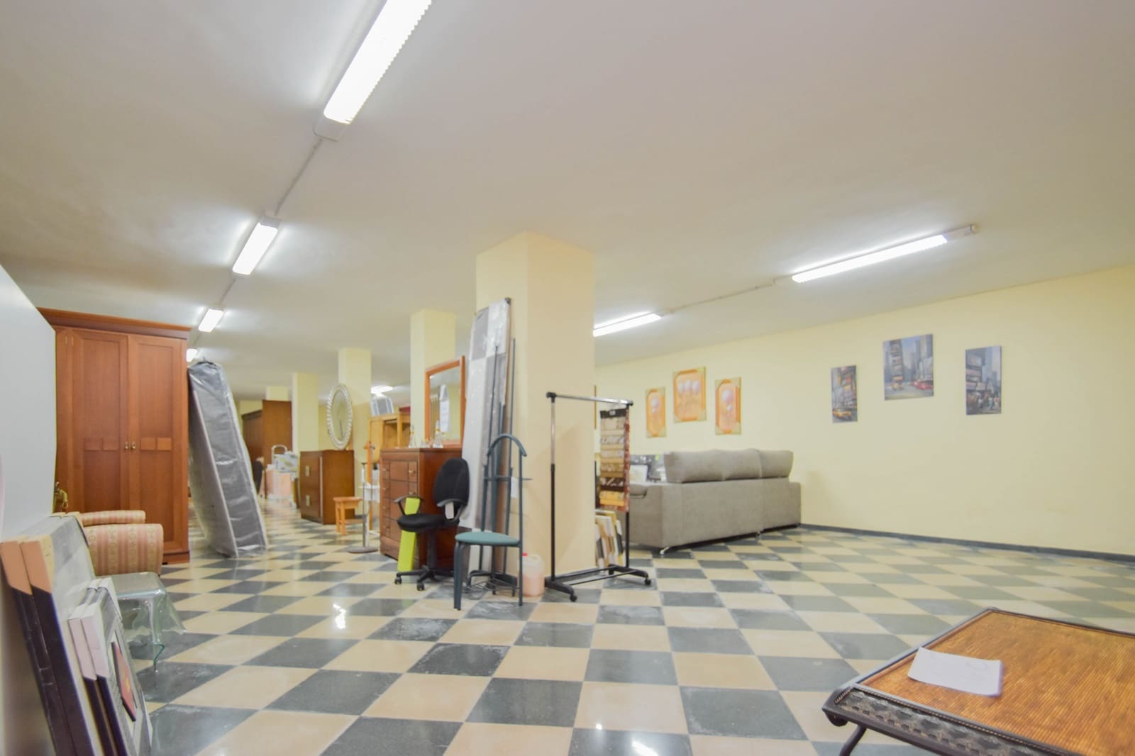 Commercieel te koop in Montefrio - € 200.000 (Ref: 9174901)