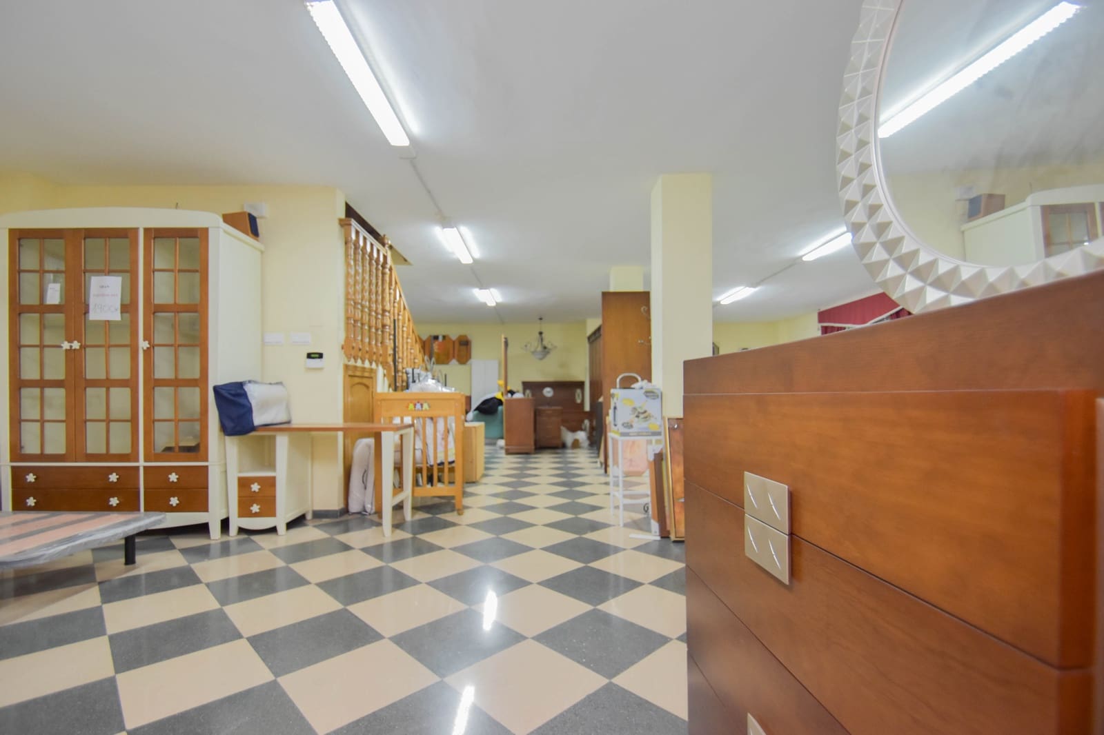 Commercieel te koop in Montefrio - € 200.000 (Ref: 9174901)