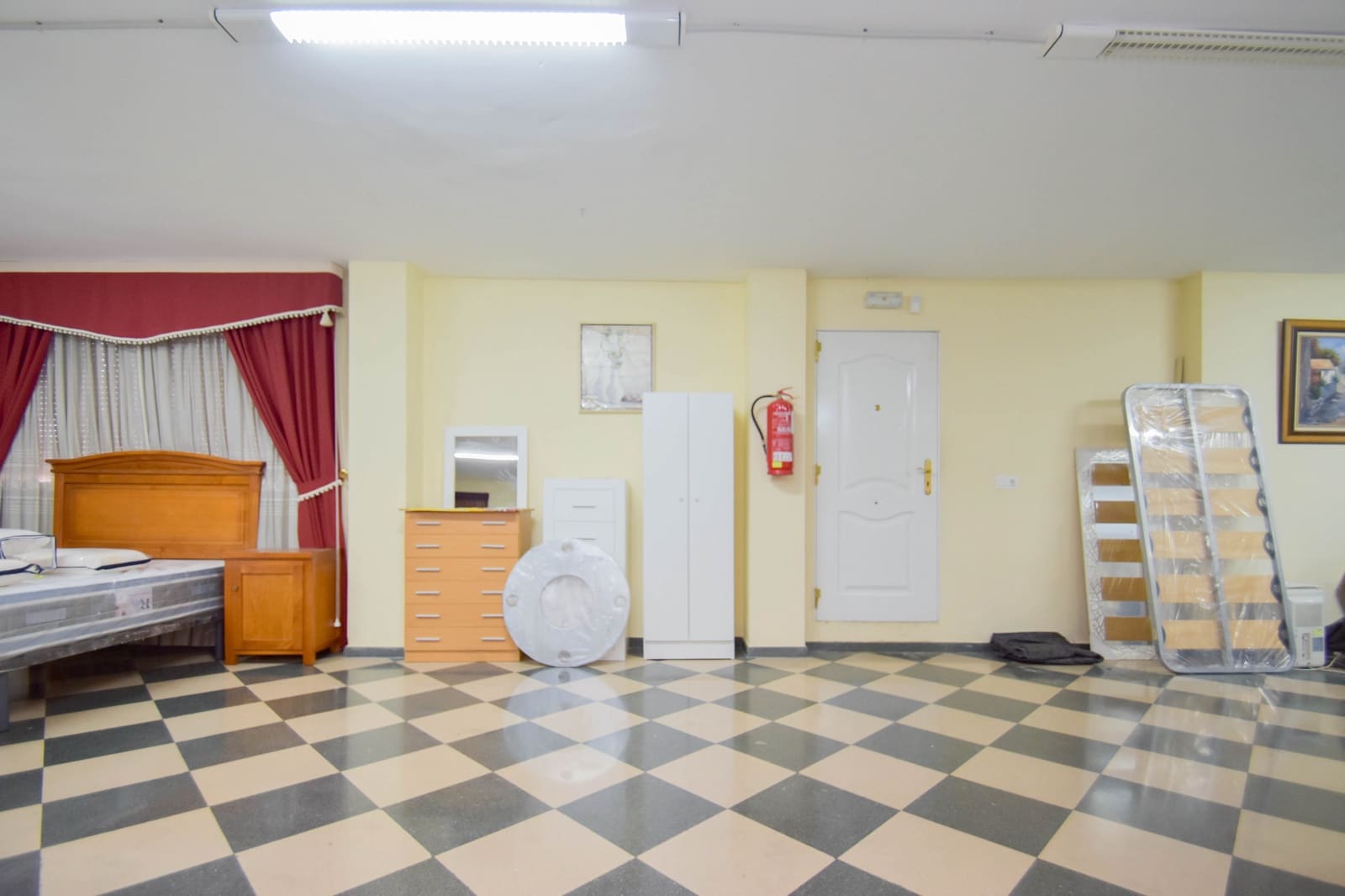 Commercieel te koop in Montefrio - € 200.000 (Ref: 9174901)