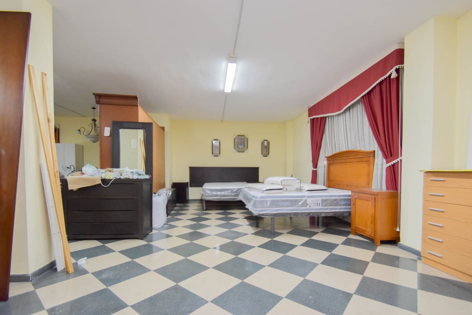 Commercieel te koop in Montefrio - € 200.000 (Ref: 9174901)