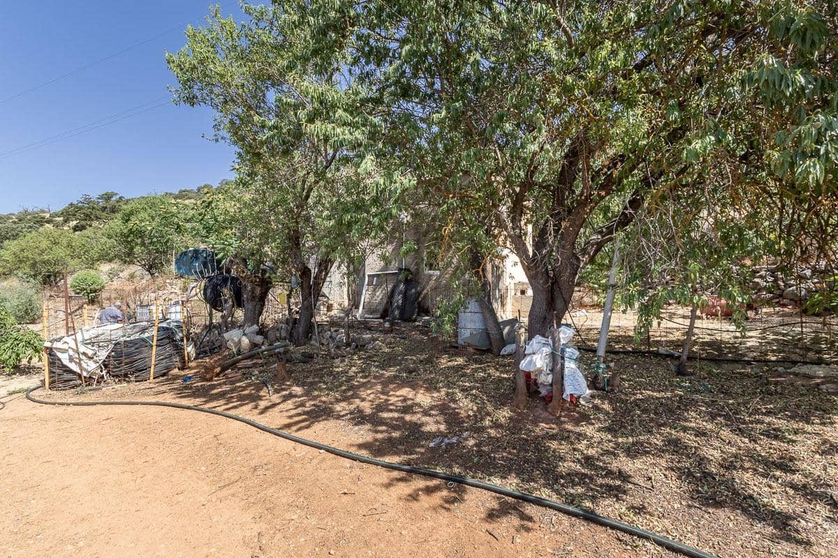 Grunde uden byggetilladelser til salg i Montefrio - € 240.000 (Ref: 9176593)