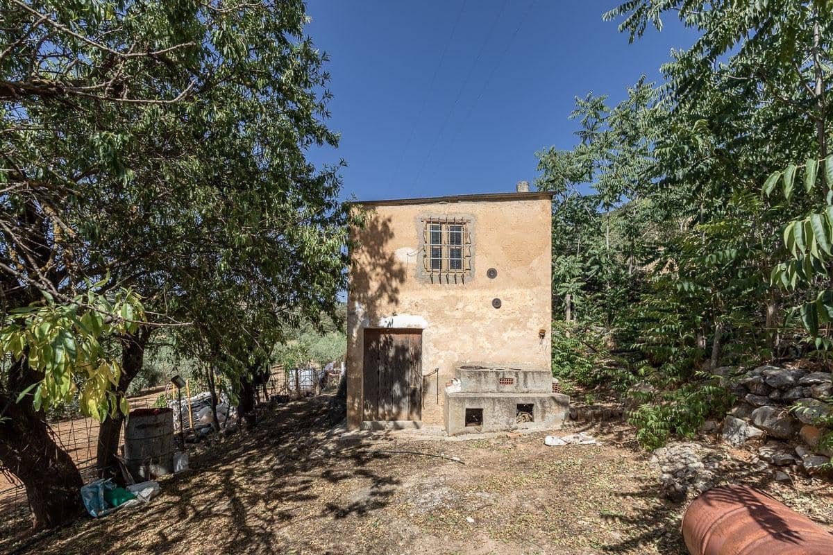 Grunde uden byggetilladelser til salg i Montefrio - € 240.000 (Ref: 9176593)