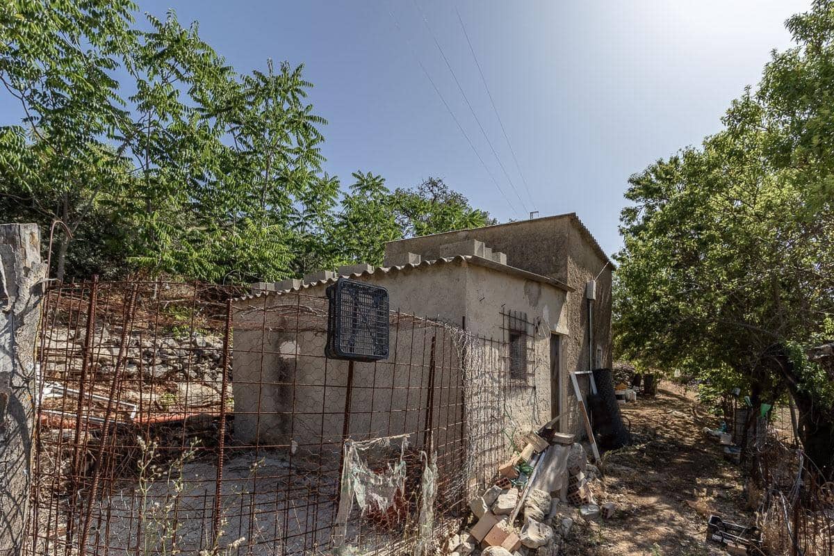 Grunde uden byggetilladelser til salg i Montefrio - € 240.000 (Ref: 9176593)