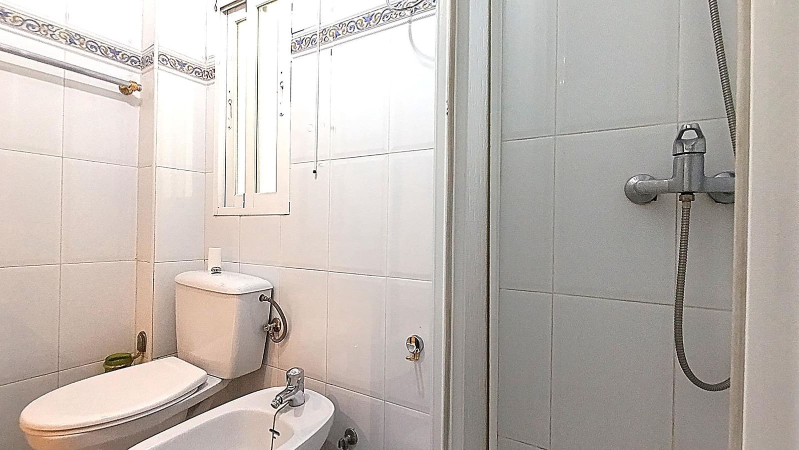 3 soveværelse Lejlighed til leje i Granada by - € 1.200 (Ref: 9181213)