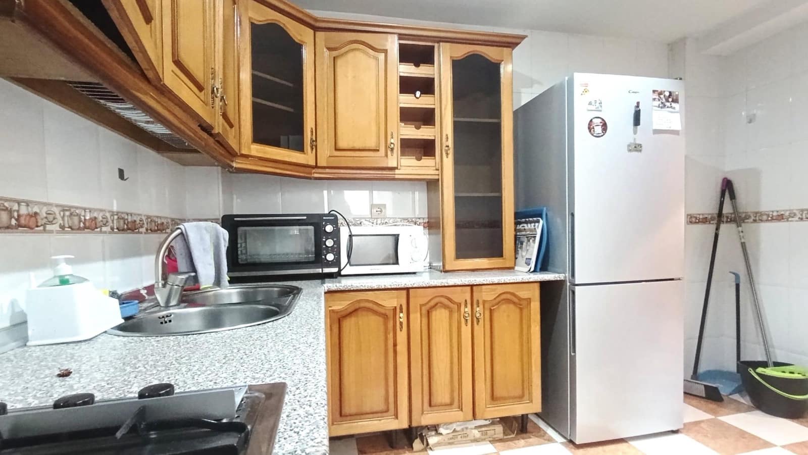 3 soveværelse Lejlighed til leje i Granada by - € 1.200 (Ref: 9181213)