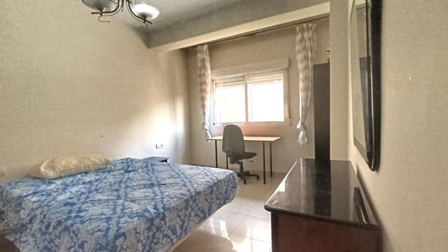 3 soveværelse Lejlighed til leje i Granada by - € 1.200 (Ref: 9181213)