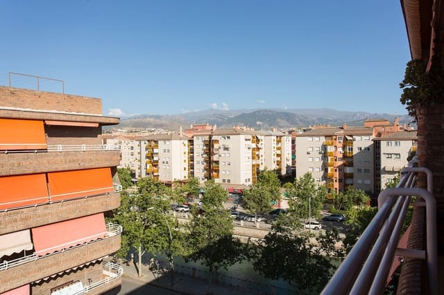 Piso de 3 habitaciones en Granada ciudad en venta con garaje - 515.000 € (Ref: 9188651)