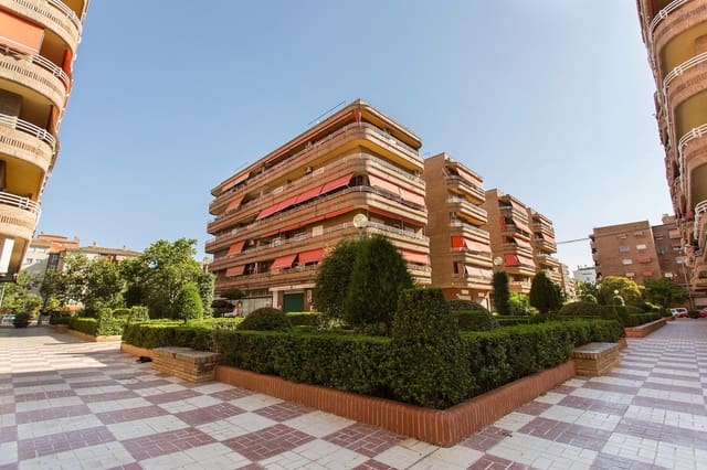 Piso de 3 habitaciones en Granada ciudad en venta con garaje - 515.000 € (Ref: 9188651)