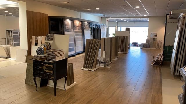 Rakentamaton maa myytävänä paikassa Linares - 850 000 € (Ref: 9189671)